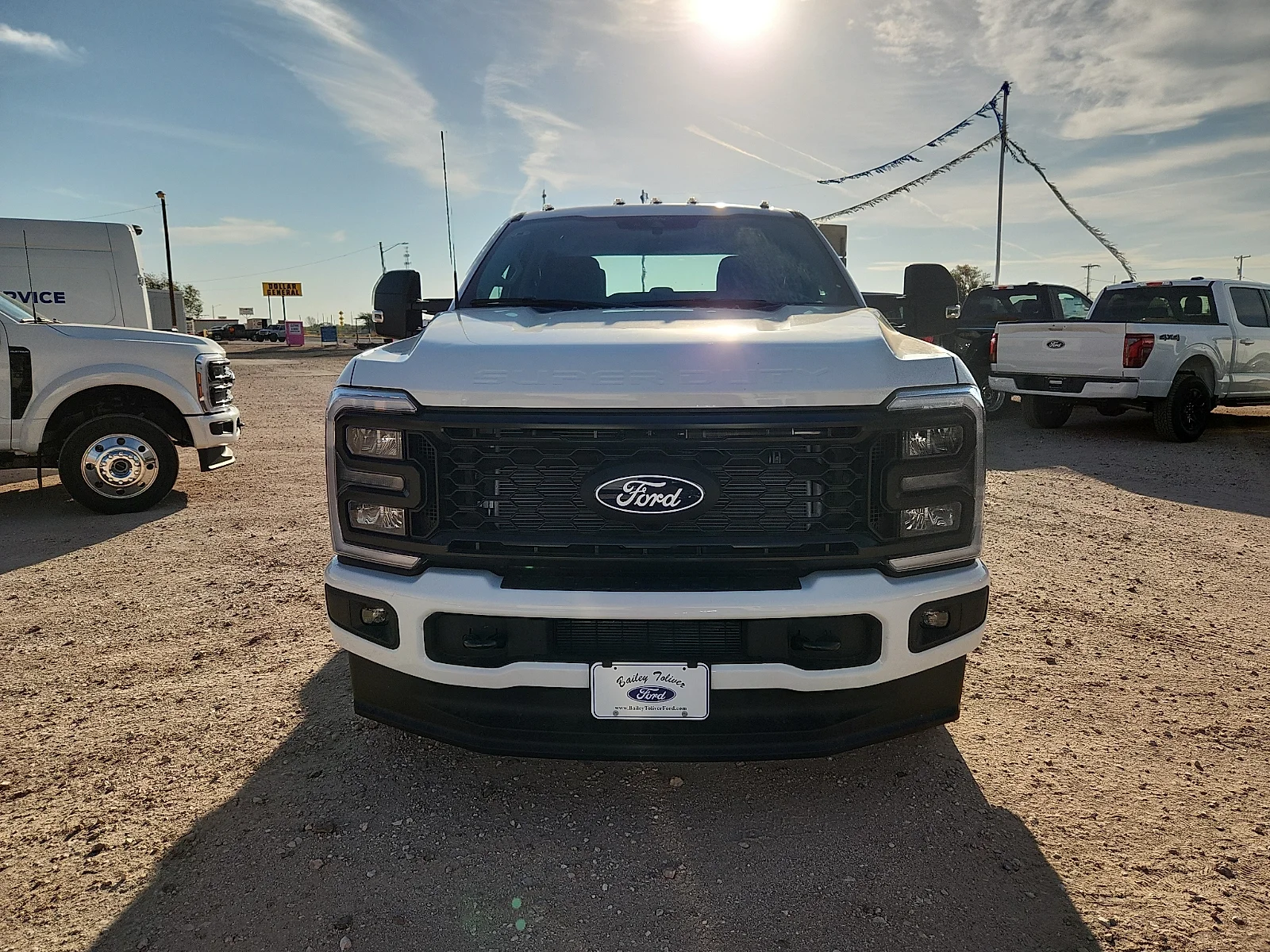 New 2027 Oxford White Ford XL image 2