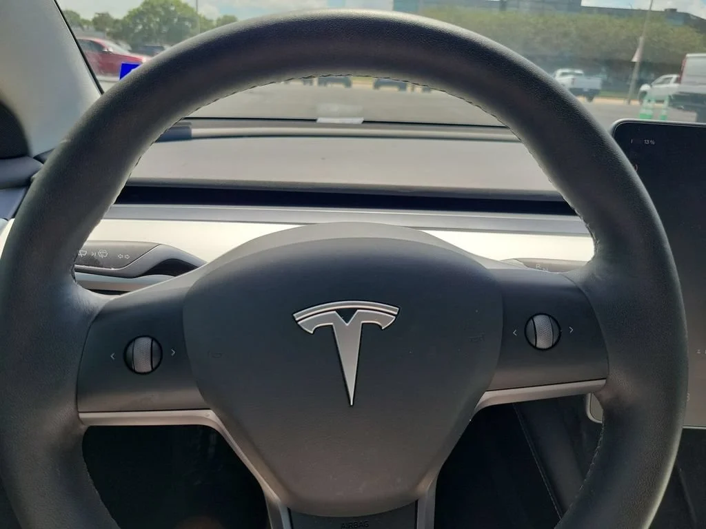 Used 2022 White Tesla RWD image 11