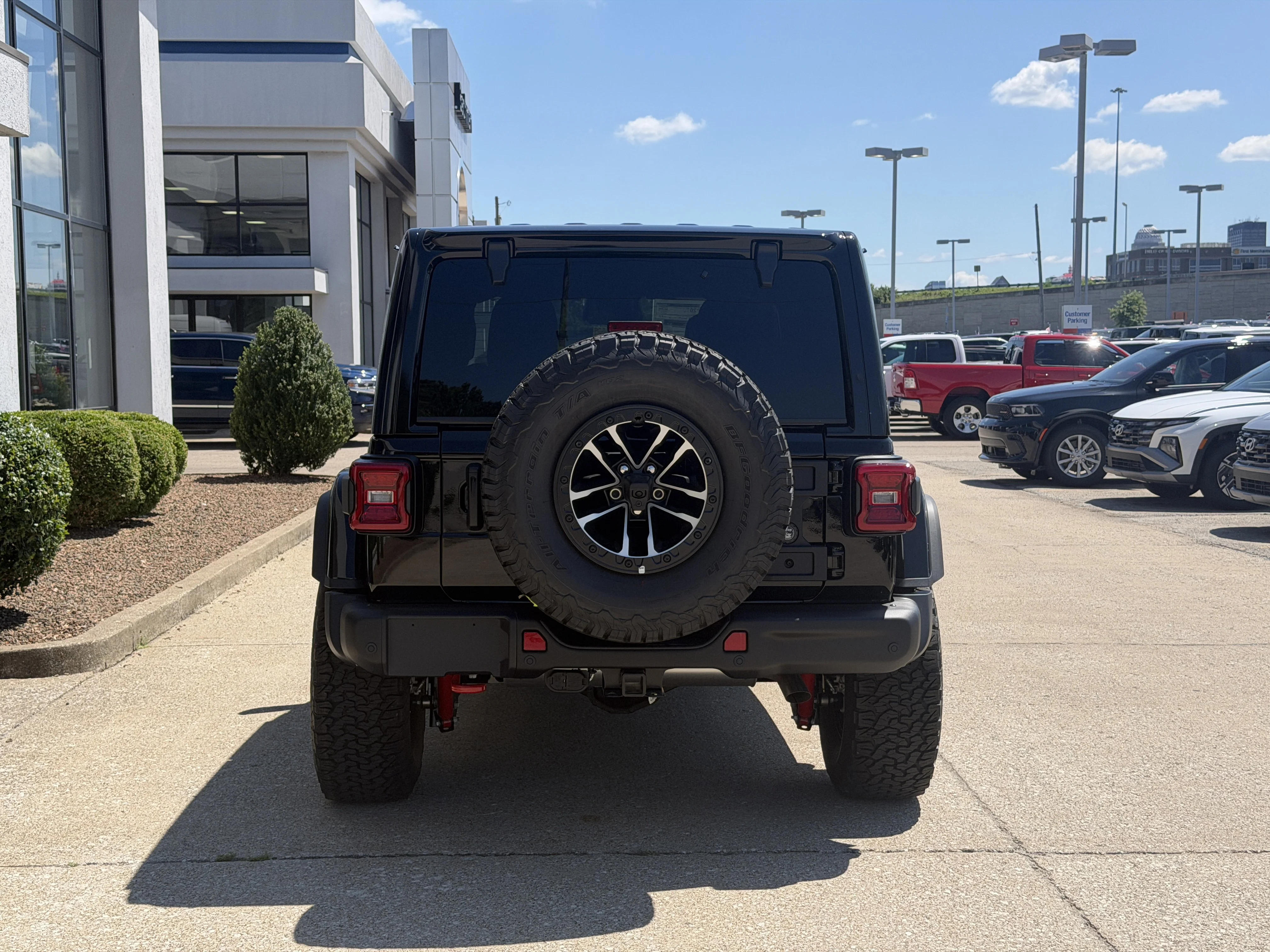 New 2026 Black Clear-Coat Exterior Paint Jeep Rubicon X image 6