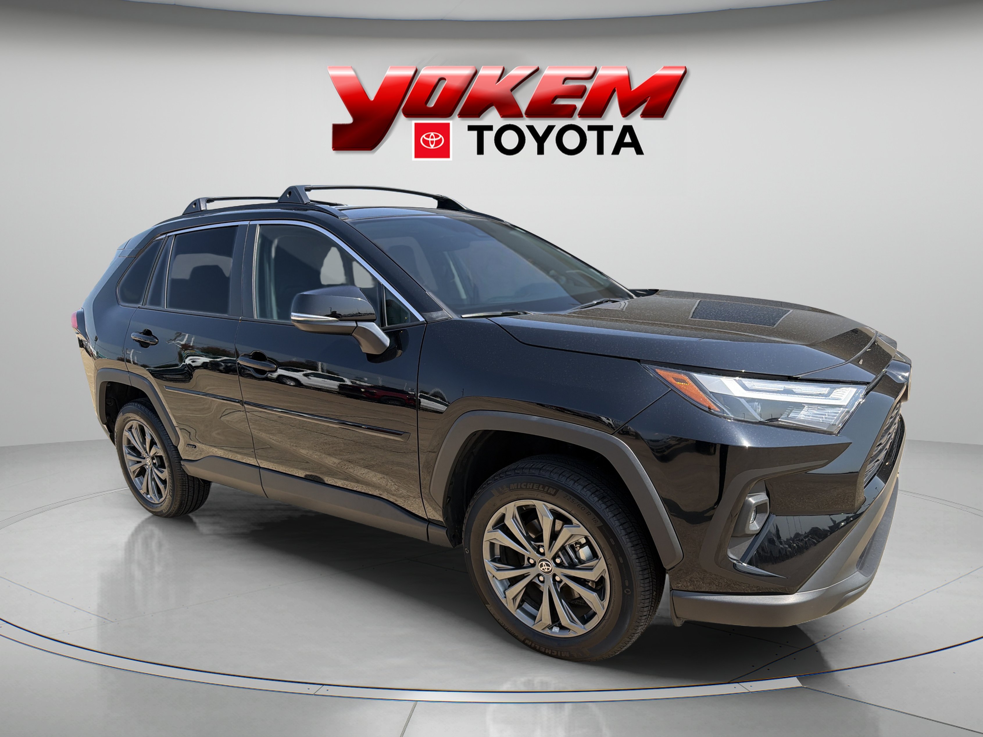 Certified Used 2025 Black Toyota Hybrid XLE Premium image 9