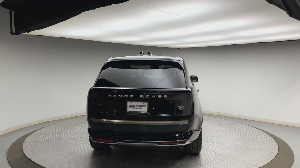 Used 2023 Santorini Black Metallic Land Rover SE image 3