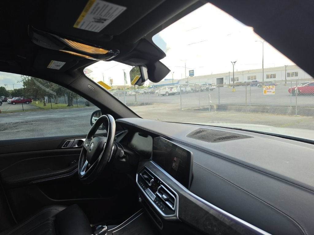 Used 2020 White BMW xDrive40i image 34