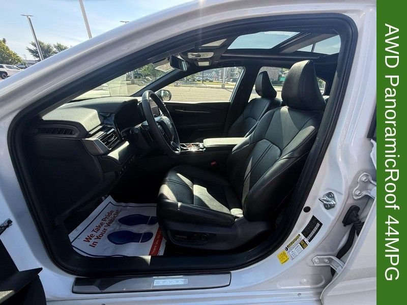 Certified Used 2025 Pearl Toyota XSE image 27