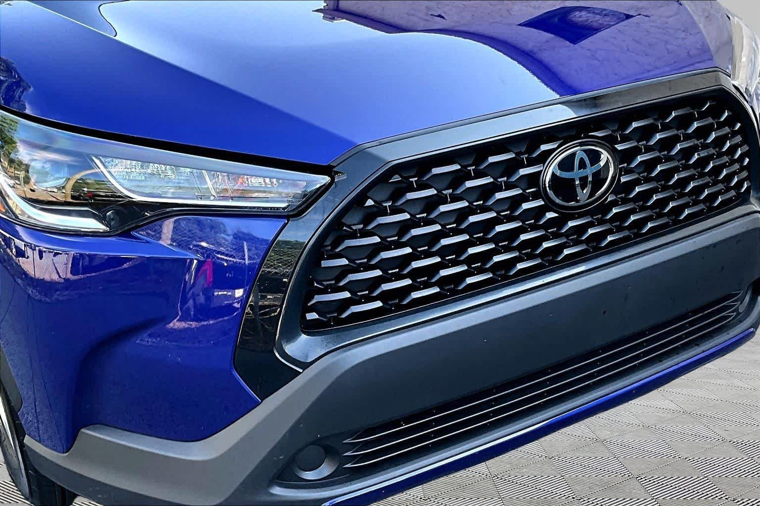 Used 2025 Blue Crush Metallic Toyota LE image 30