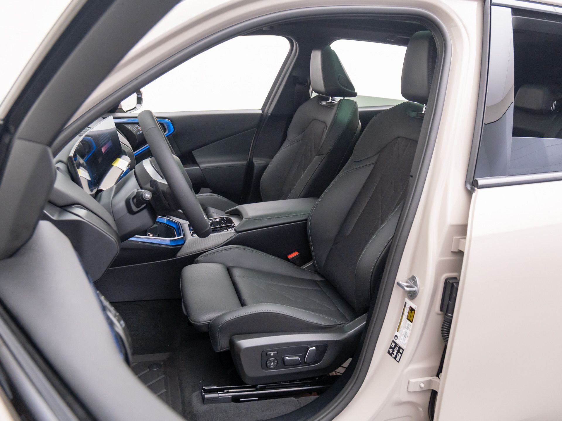 2025 BMW X3 30 - Photo 16