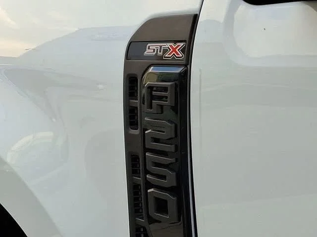 New 2026 Oxford White Ford XL image 16