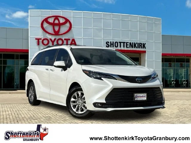 2025 Toyota Sienna XLE