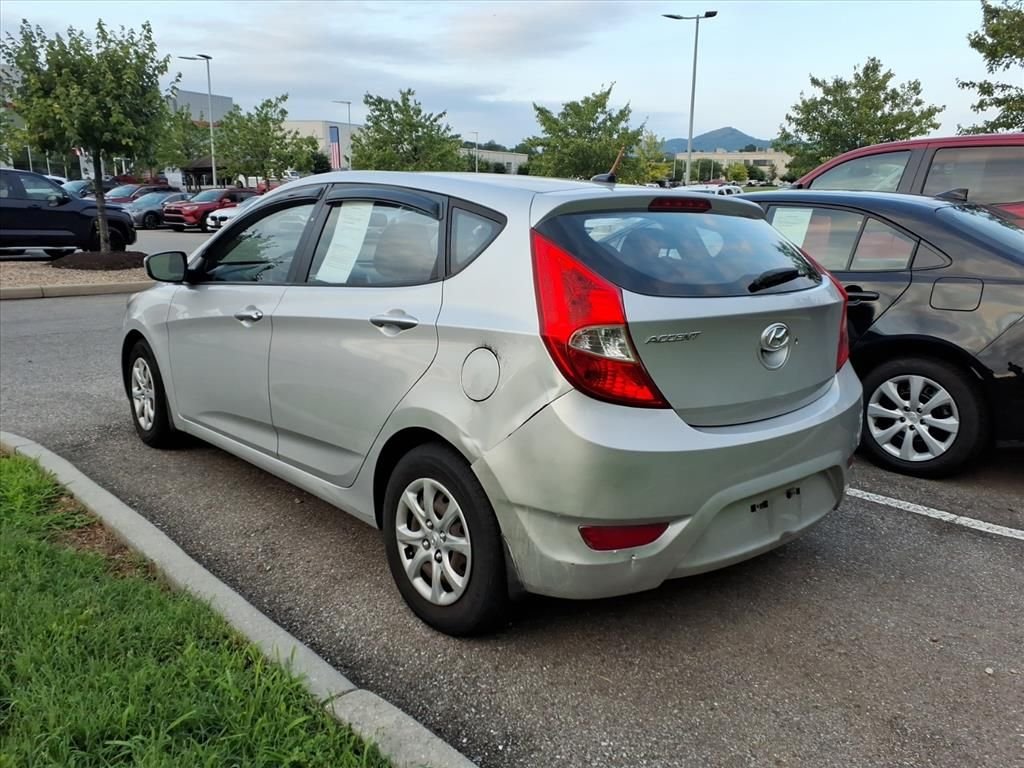 Used 2012 Silver Hyundai GS image 2