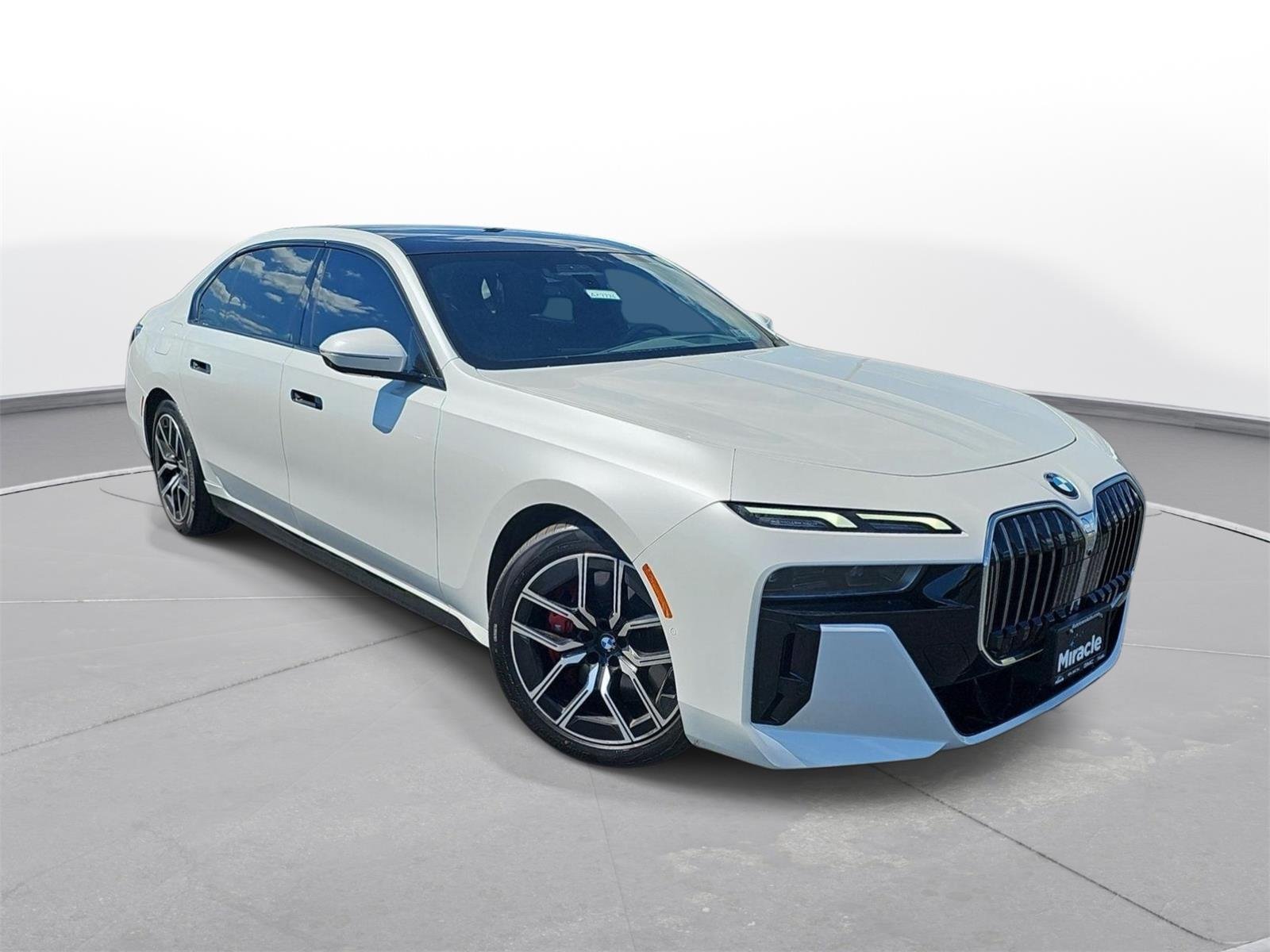 Used 2024 Mineral White Metallic BMW 760i xDrive image 3