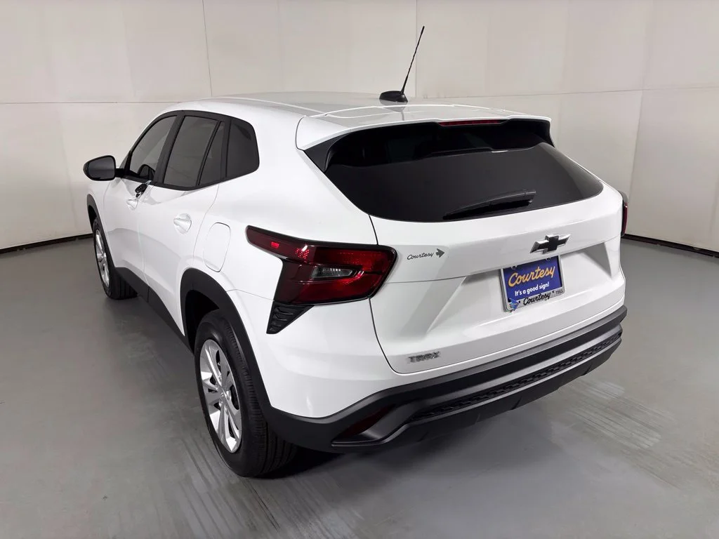 2026 Chevrolet Trax LS - Photo 7
