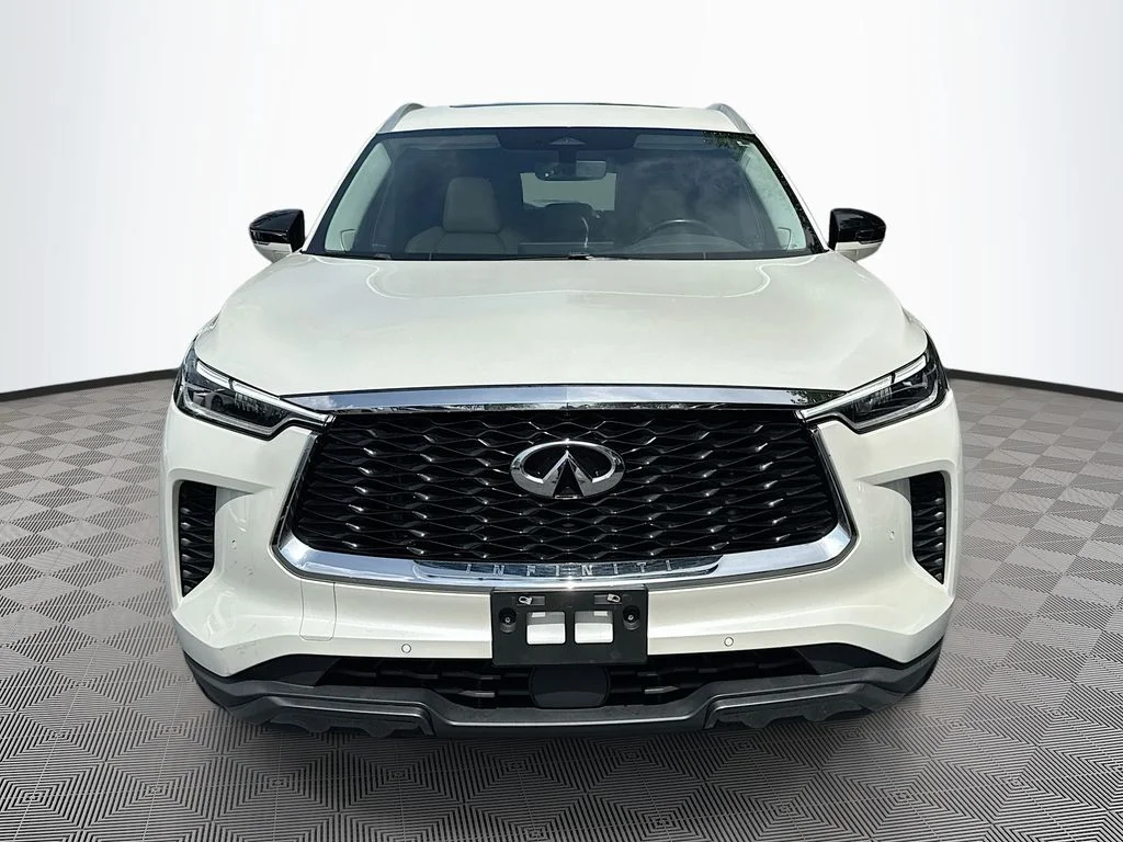 Certified Used 2023 White INFINITI Sensory image 2