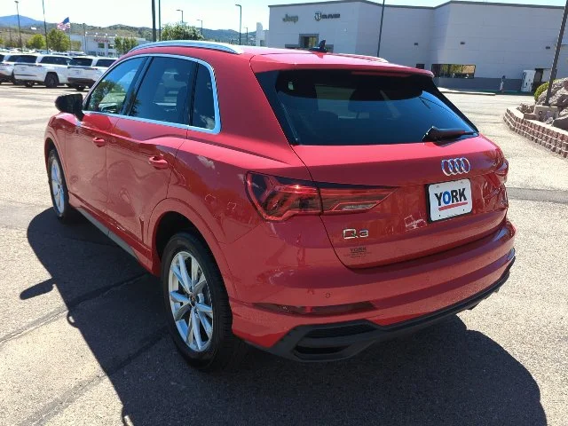 Used 2025  Audi Premium image 6