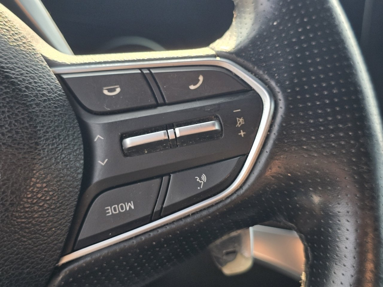 Used 2020 Black Hyundai Limited image 25