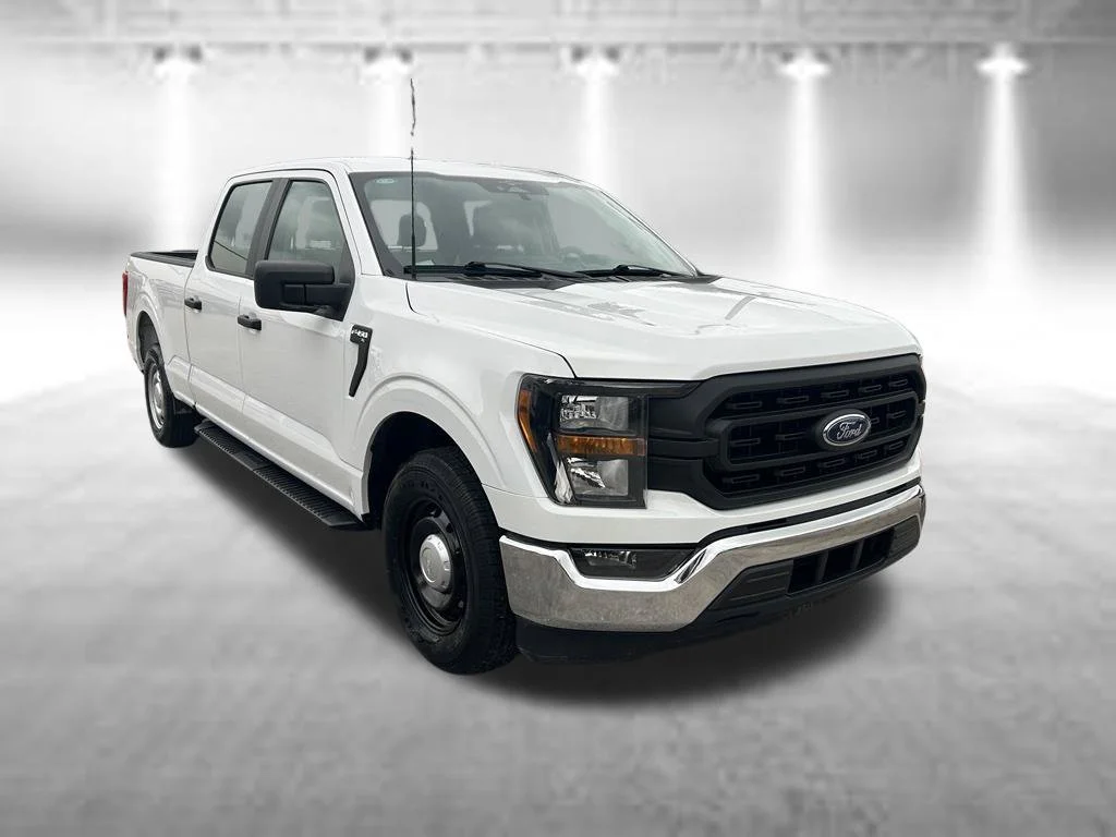 Certified Used 2023 Oxford White Ford XL image 2