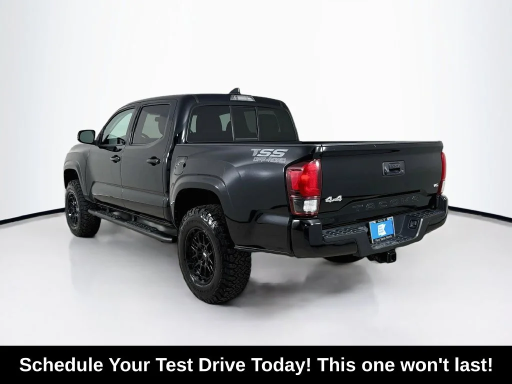 Used 2022 Midnight Black Metallic Toyota SR image 5