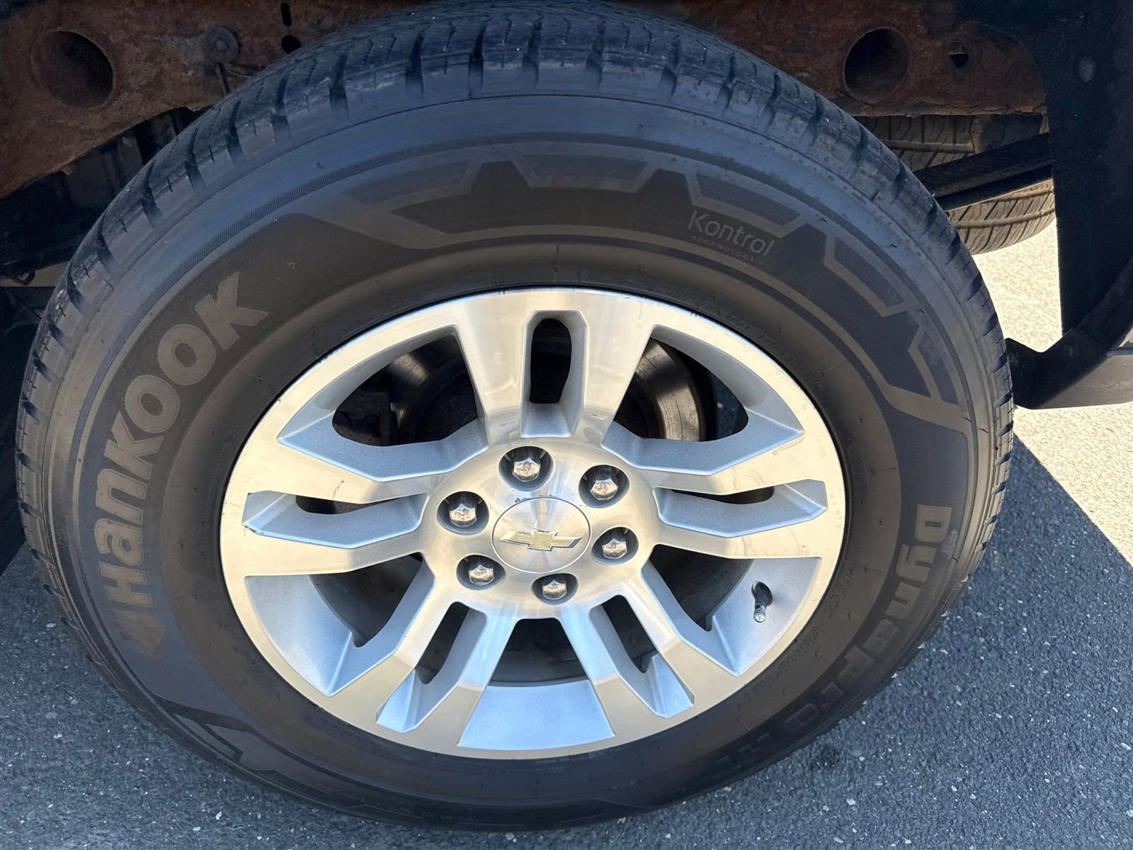 Used 2019 GRAPHITE METALLIC Chevrolet LT image 10