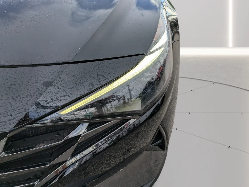 Used 2023 Black Hyundai Limited image 7
