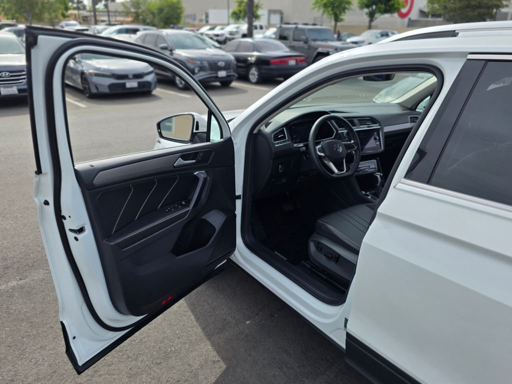 2023 Volkswagen Tiguan SE - Photo 38