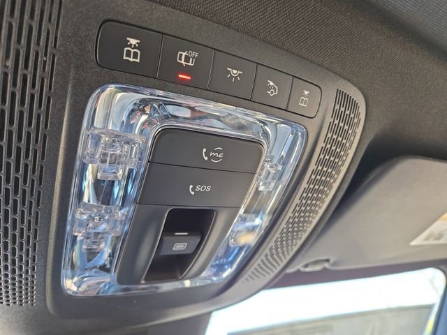 New 2026 Polar White Mercedes-Benz GLB250 image 19