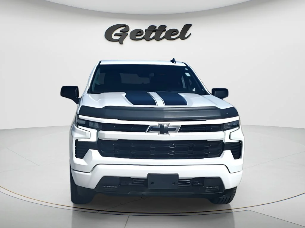 Used 2024 Summit White Chevrolet RST image 2