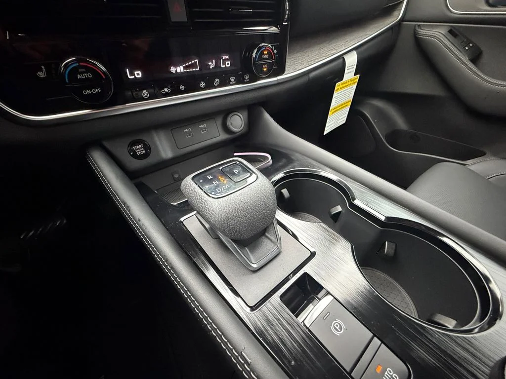 New 2026 Black Nissan Platinum image 23
