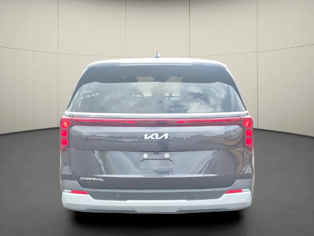 Used 2025 Gray Kia LXS image 6