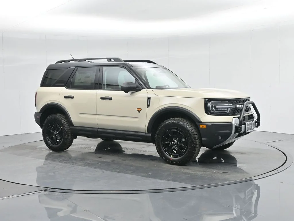 New 2025 Desert Sand Ford Badlands image 25