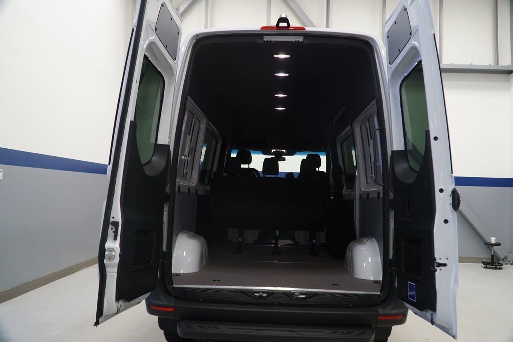 2025 Mercedes-Benz Sprinter Crew Van Base - Photo 28