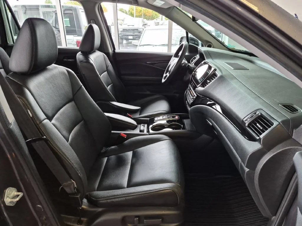 Used 2022 Modern Steel Metallic Honda Touring image 28