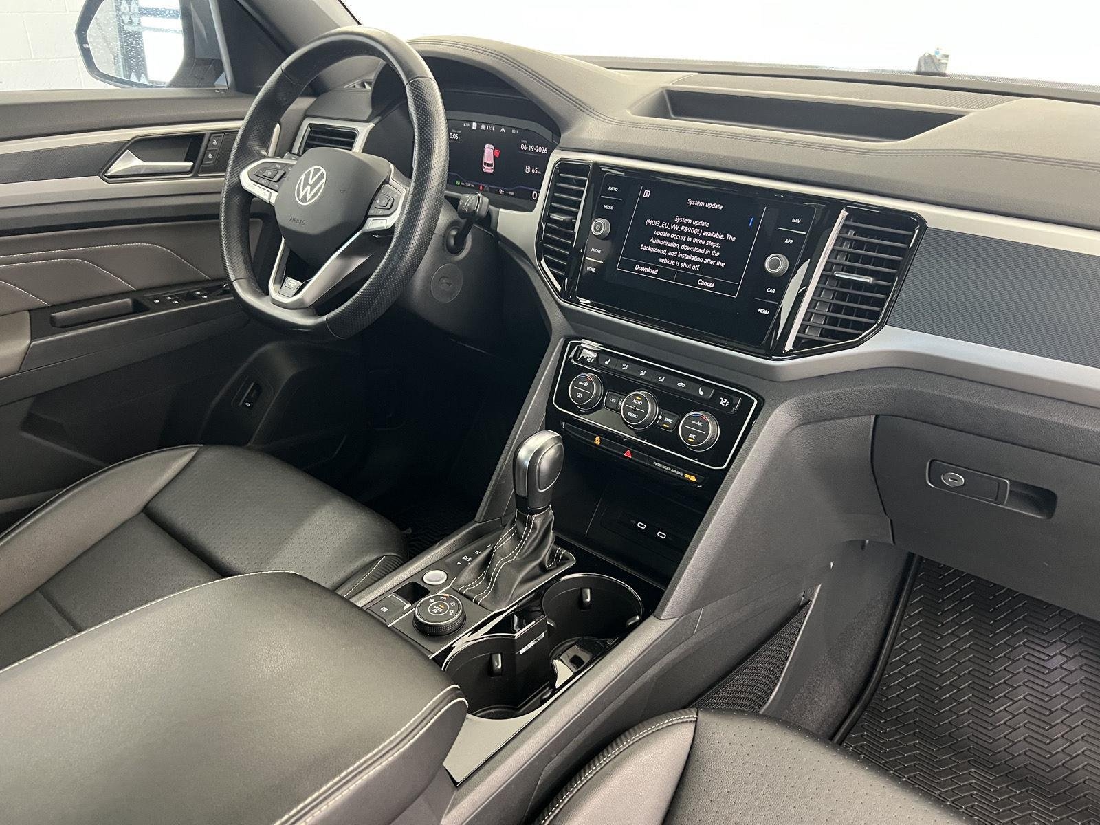 2022 Volkswagen Atlas Cross Sport SEL R-Line - Photo 32