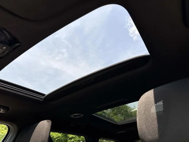 Used 2024  Kia Land image 4