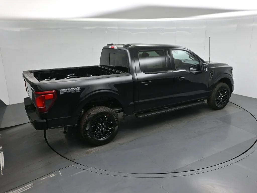 New 2026 Agate Black Metallic Ford XLT image 38
