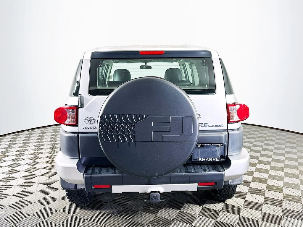 Used 2007 Titanium Metallic Toyota  image 6