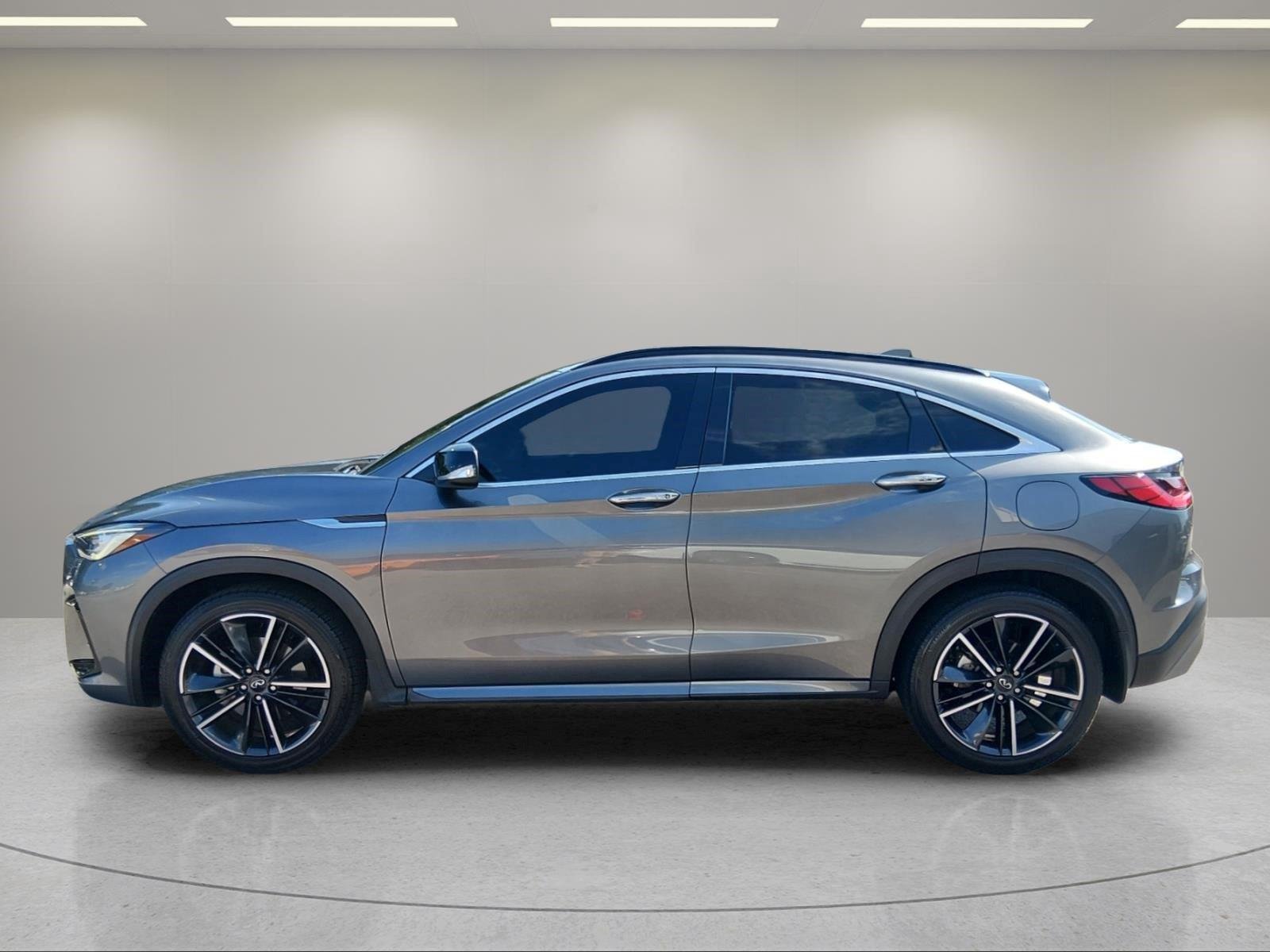 Used 2023 Graphite Shadow INFINITI LUXE image 2