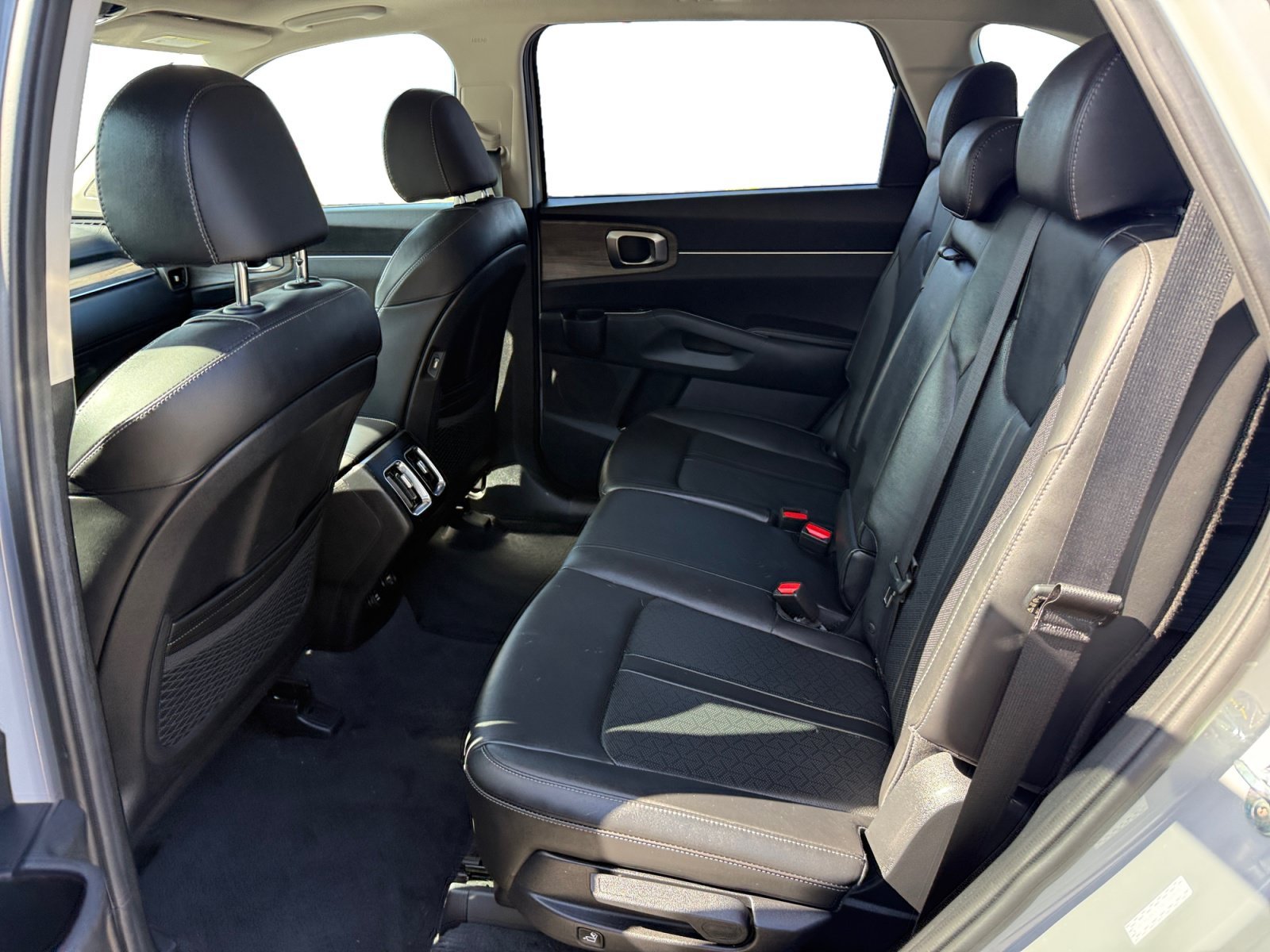 Used 2022 Wolf Gray Kia S image 16
