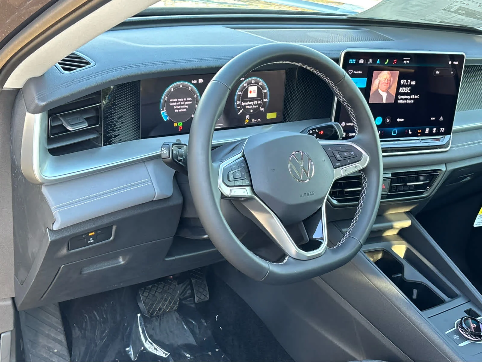 New 2026 PLATINUM GRAY Volkswagen SE image 8