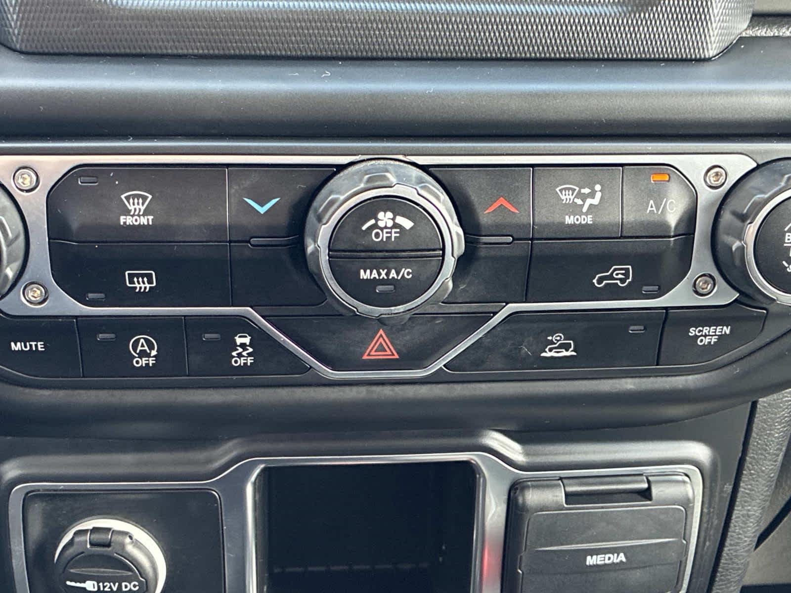 Certified Used 2022 Sting Jeep Unlimited Willys Sport image 29