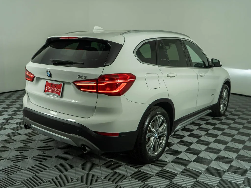 Used 2017 White BMW xDrive28i image 6