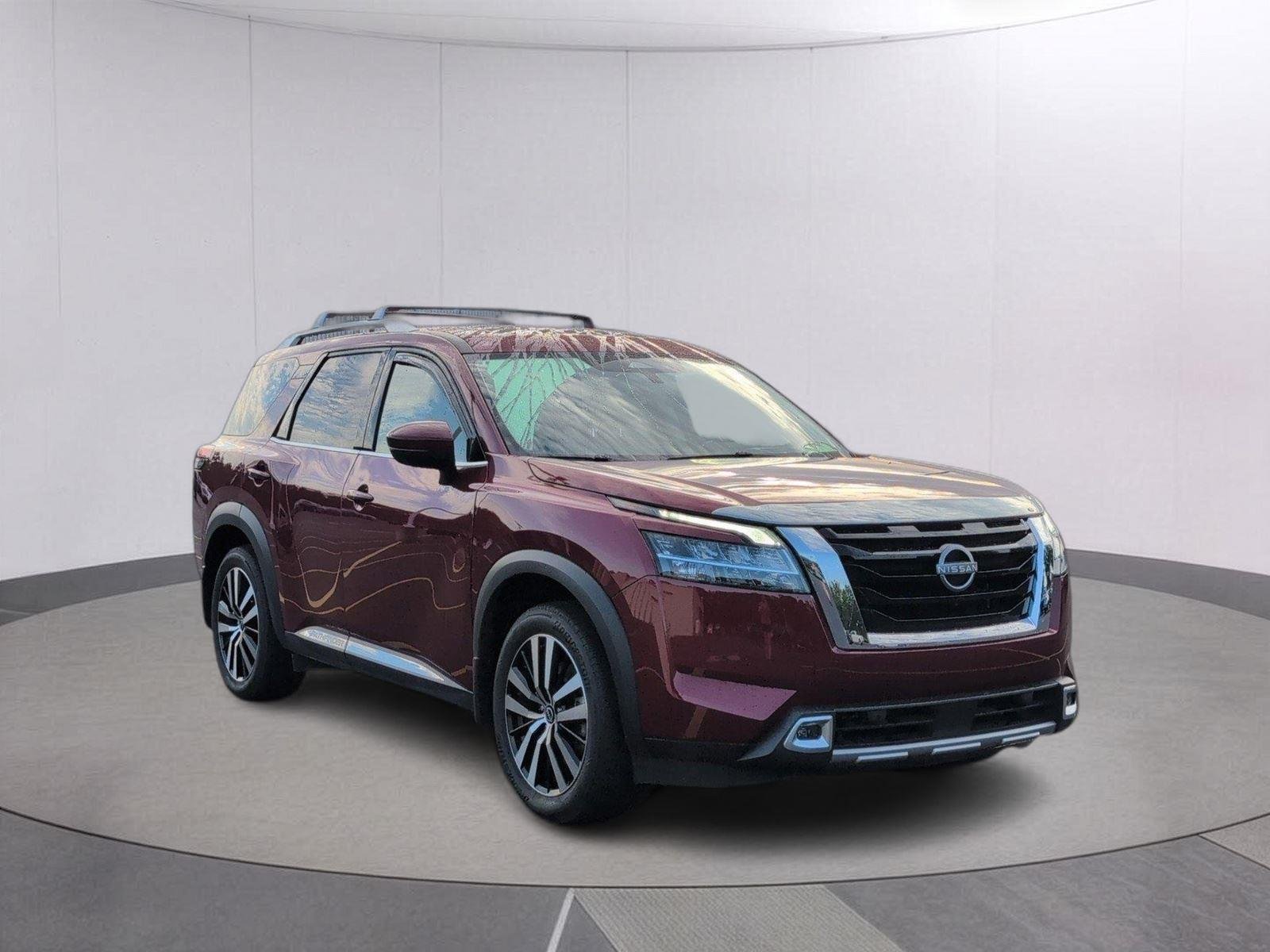 Used 2023 Scarlet Ember Tintcoat Nissan Platinum image 9