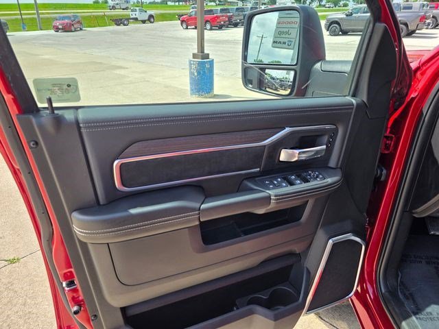 New 2026 Molten Red Pearl-Coat Exterior Paint RAM Laramie image 20