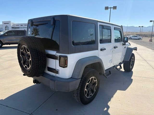 Used 2012 White Jeep Unlimited Rubicon image 3