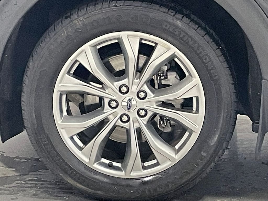 Used 2021 Black Ford XLT image 17