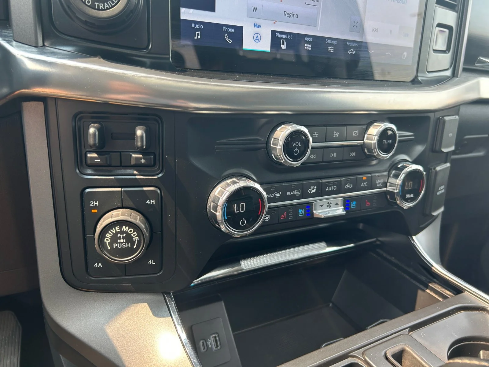 Used 2021  Ford LARIAT SuperCrew   EcoBoost™ image 25