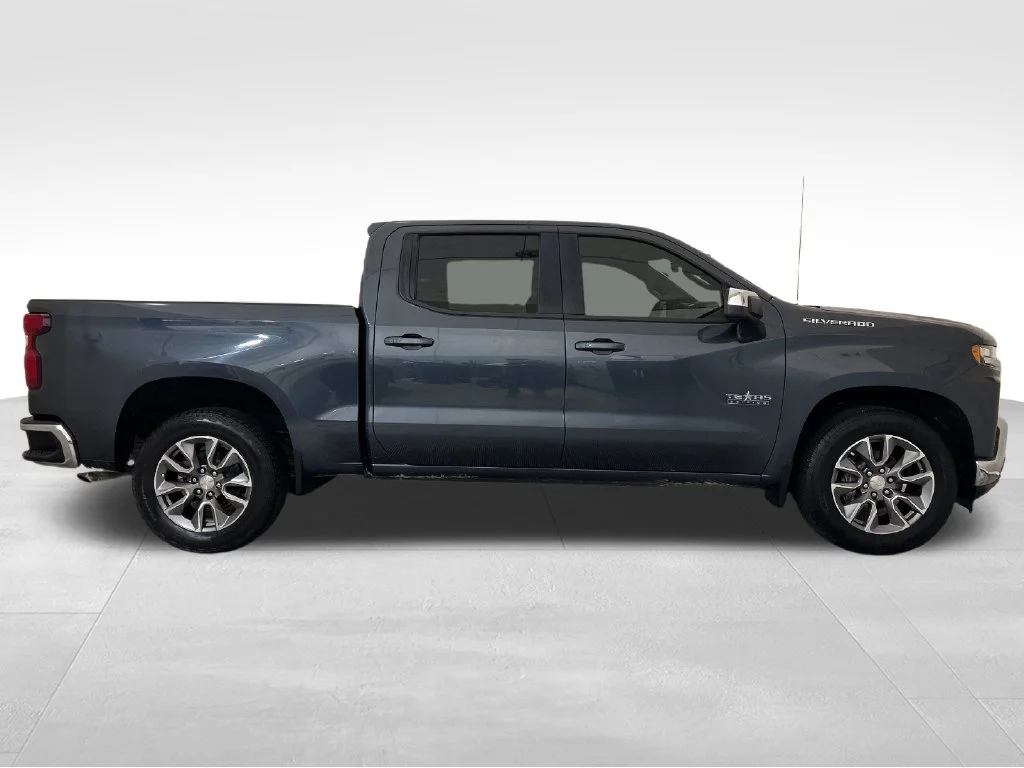 Used 2021 Gray Chevrolet LT image 7