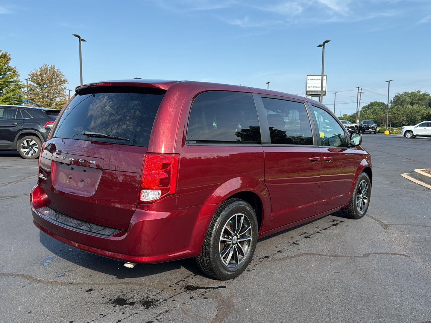Used 2019 Octane Red Pearlcoat Dodge SE Plus image 5