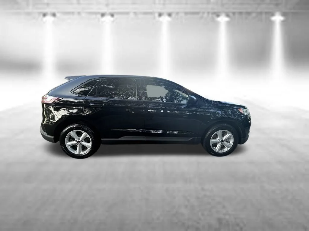 Certified Used 2024 Black Metallic Ford SE image 3