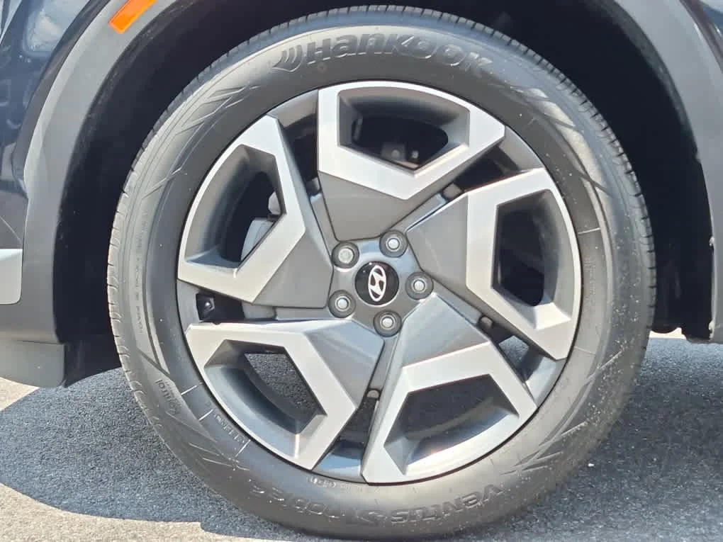 Certified Used 2024 Moonlight Cloud Hyundai SEL 7P image 6
