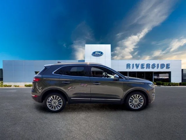Used 2019 Magnetic Gray Metallic Lincoln Standard image 8