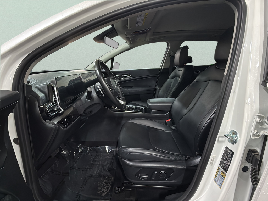 Used 2023 Snow White Pearl Kia EX image 10