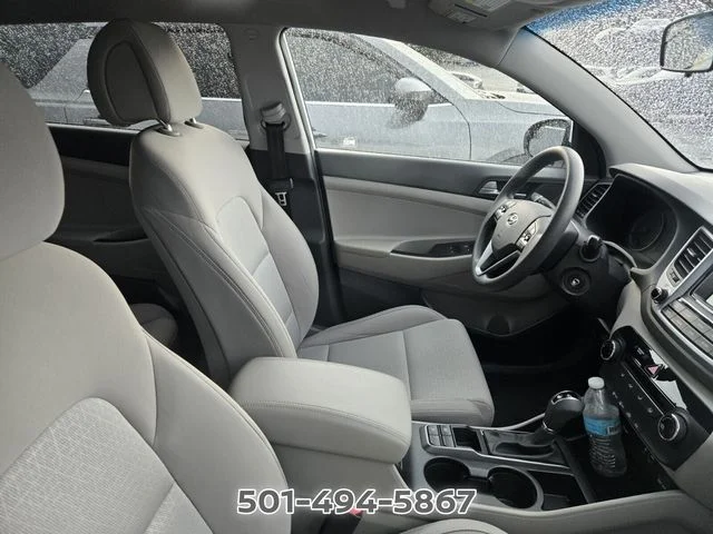 Used 2016 White Hyundai SE image 11